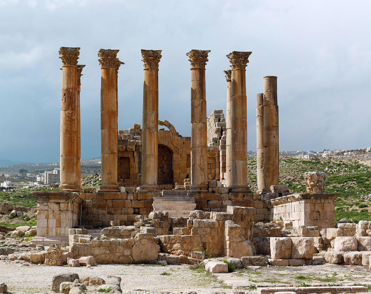 1280px-Artemis_Temple_Pan_2_touched.jpg